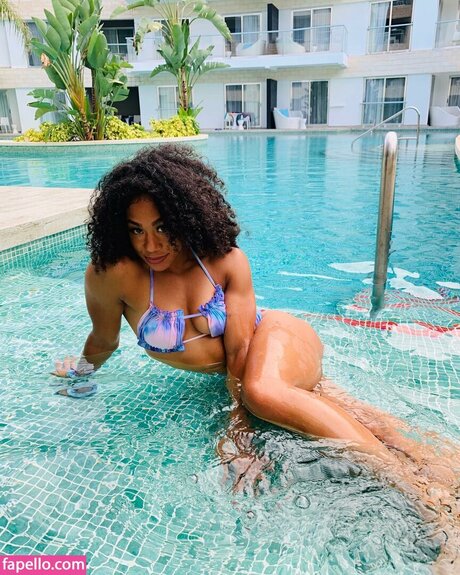 Nacktes geleaktes OnlyFans-Foto von Alycia Baumgardner