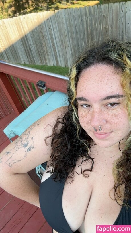 Nacktes geleaktes OnlyFans-Foto von Actualneetgirl