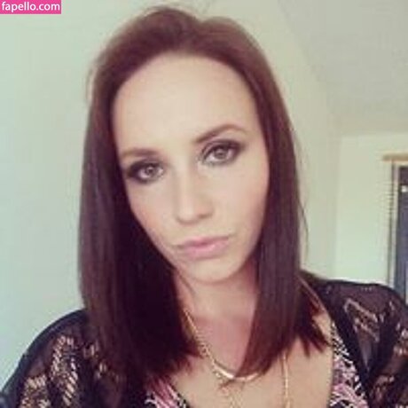 Nacktes geleaktes OnlyFans-Foto von Ceri Mertens