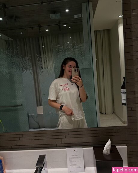 Nacktes geleaktes OnlyFans-Foto von Abbi Pulling