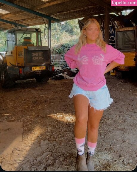 Nacktes geleaktes OnlyFans-Foto von Harriet Cowan From Clarksons Farm