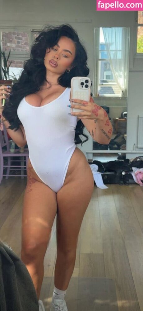 Nacktes geleaktes OnlyFans-Foto von Elley Davies