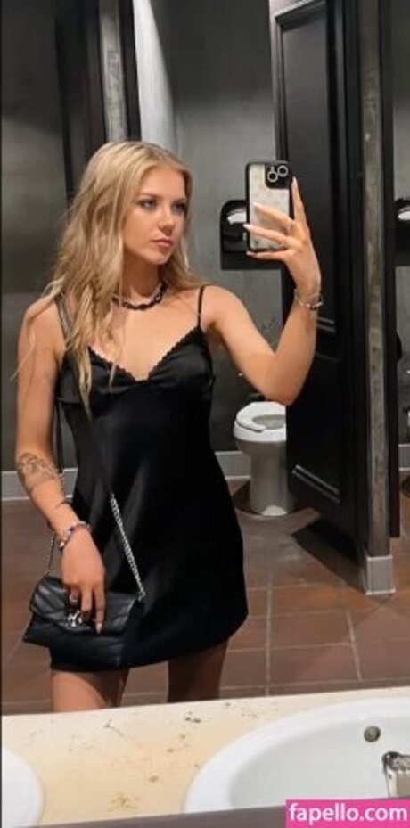 Nacktes geleaktes OnlyFans-Foto von Marykate Willis