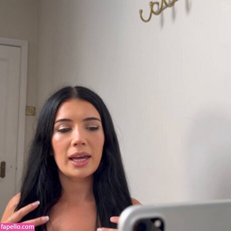 Nacktes geleaktes OnlyFans-Foto von Tatti Roana