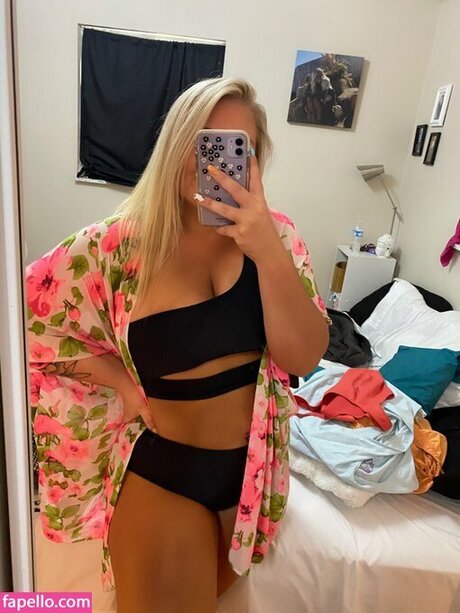 Nacktes geleaktes OnlyFans-Foto von Themomkaylee