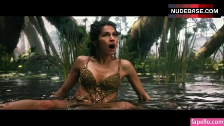 Nacktes geleaktes OnlyFans-Foto von Elodie Yung