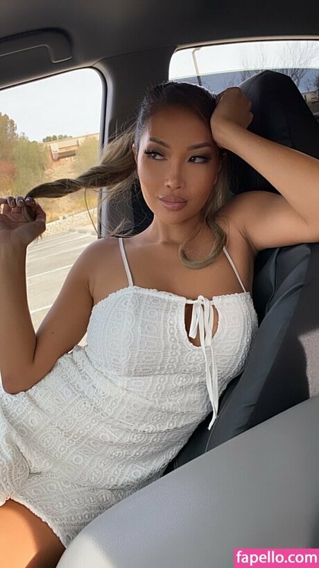 Miss Ria Santos