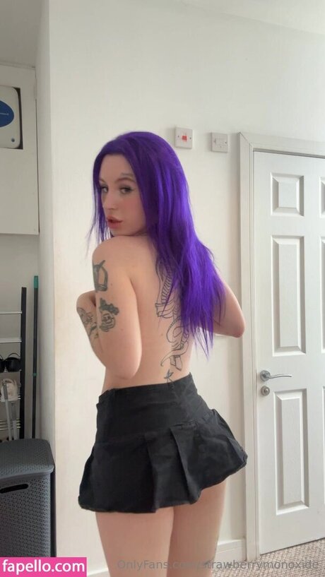 Nacktes geleaktes OnlyFans-Foto von Strawberry Monoxide