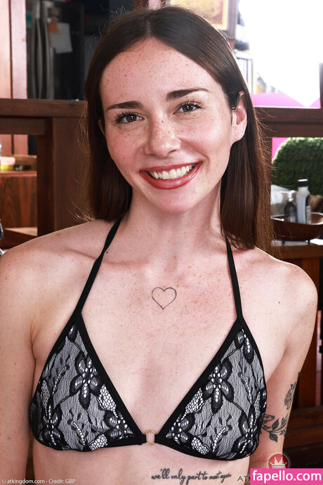 Tess Thompson