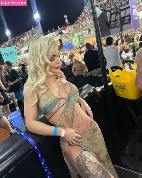 Debora Julia