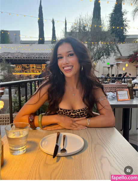 Nacktes geleaktes OnlyFans-Foto von Sophia Hartwell