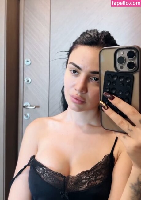 Nacktes geleaktes OnlyFans-Foto von Ece Ronay