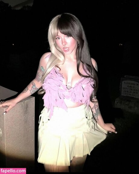 Nacktes geleaktes OnlyFans-Foto von Melanie Martinez