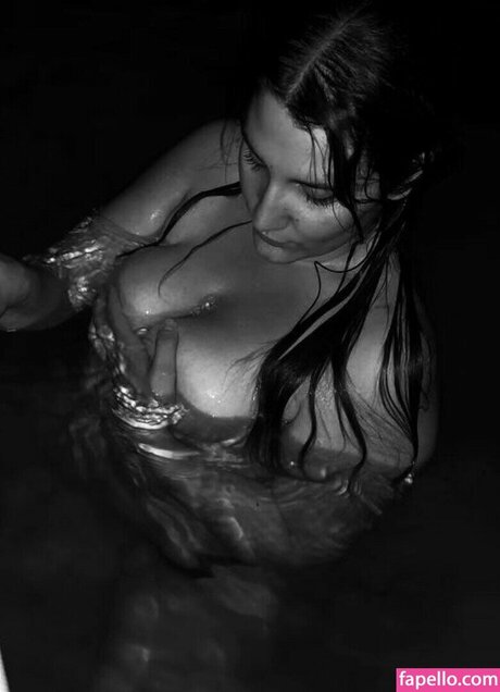 Nacktes geleaktes OnlyFans-Foto von Manuela Mulligh