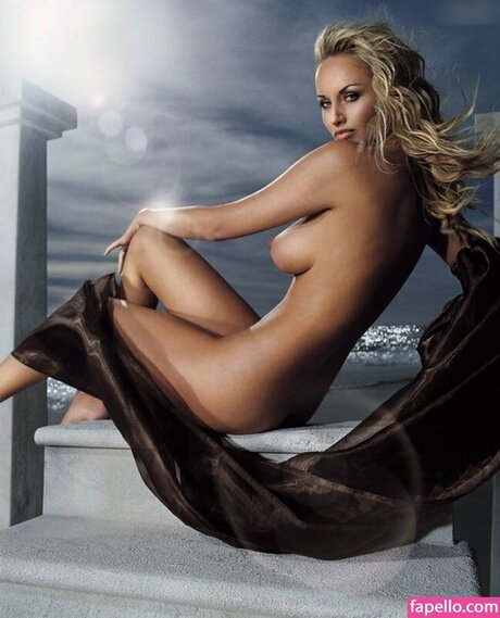 Adriana Karembeu