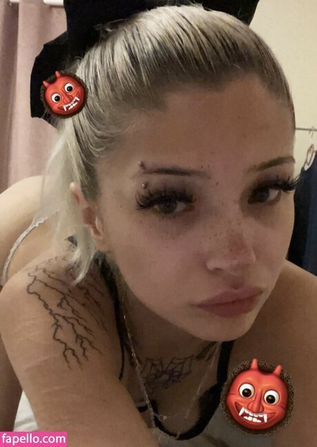 Nacktes geleaktes OnlyFans-Foto von Motorolaprincess