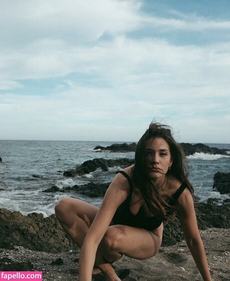 Nacktes geleaktes OnlyFans-Foto von Camille Dugast