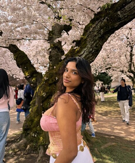 Nacktes geleaktes OnlyFans-Foto von Abby Govindan