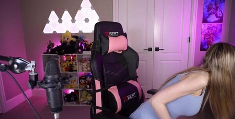 Nacktes geleaktes OnlyFans-Foto von Dizzy Kitten