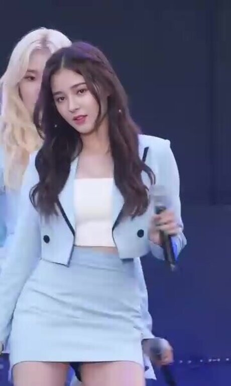 Nancy Momoland