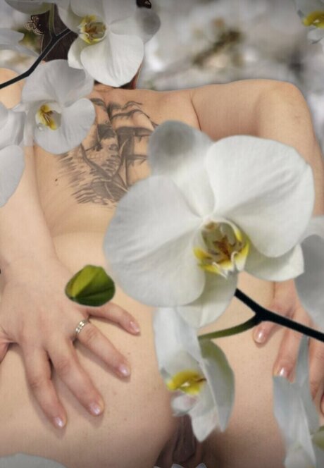 Nacktes geleaktes OnlyFans-Foto von Dot Addams