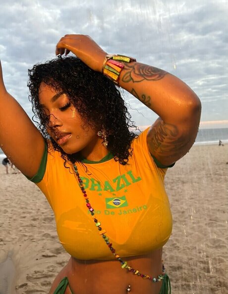 Nacktes geleaktes OnlyFans-Foto von Kortynie