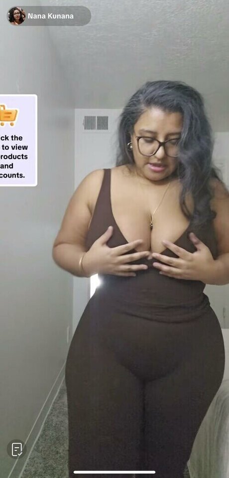 Nacktes geleaktes OnlyFans-Foto von Nanakunana