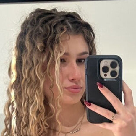 Nacktes geleaktes OnlyFans-Foto von Sydney May