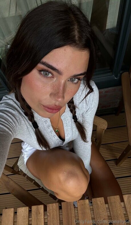 Nacktes geleaktes OnlyFans-Foto von Zoeallyse