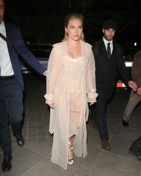 Nacktes geleaktes OnlyFans-Foto von Florencepugh