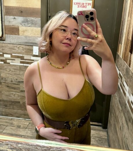 Nacktes geleaktes OnlyFans-Foto von Bingsuccino
