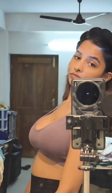 Nacktes geleaktes OnlyFans-Foto von Aurora Sinclair
