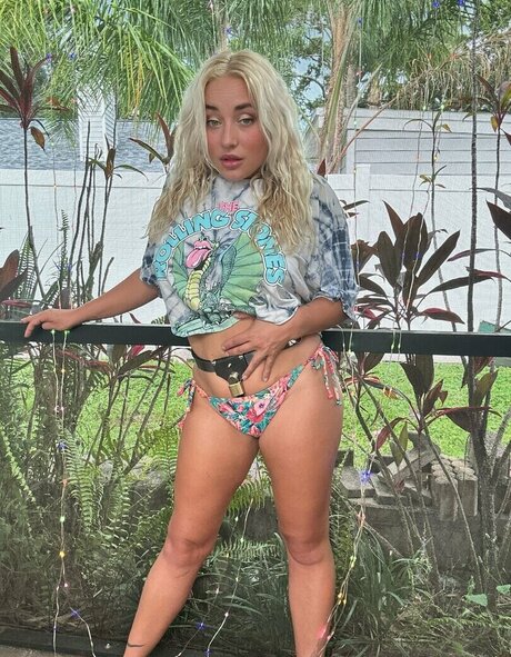 Nacktes geleaktes OnlyFans-Foto von Zoey Ziptie