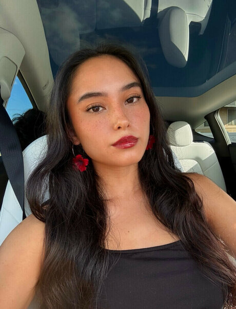 Nacktes geleaktes OnlyFans-Foto von Aria Tehani Miller