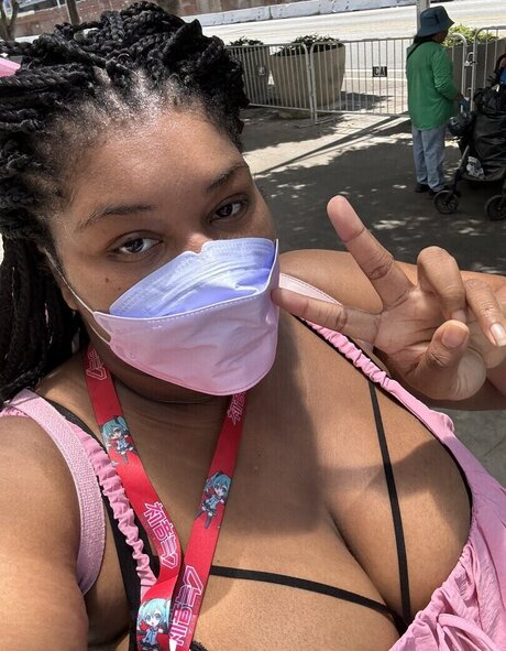 Nacktes geleaktes OnlyFans-Foto von Uzuri Mia