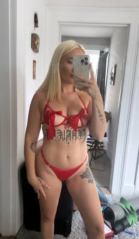 Nacktes geleaktes OnlyFans-Foto von Leah Mogford