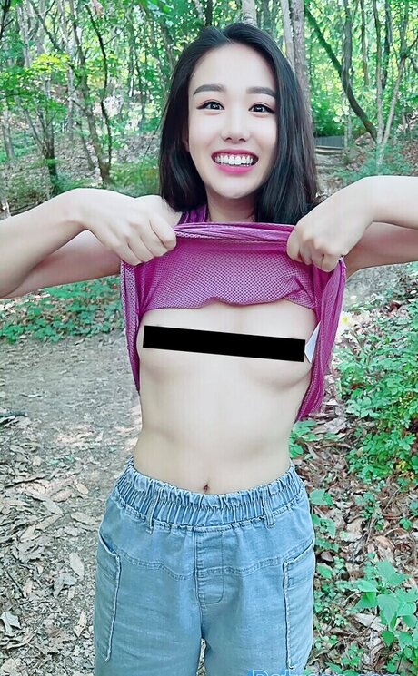 Nacktes geleaktes OnlyFans-Foto von Thea Lee