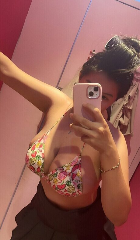 Nacktes geleaktes OnlyFans-Foto von Meimeichan