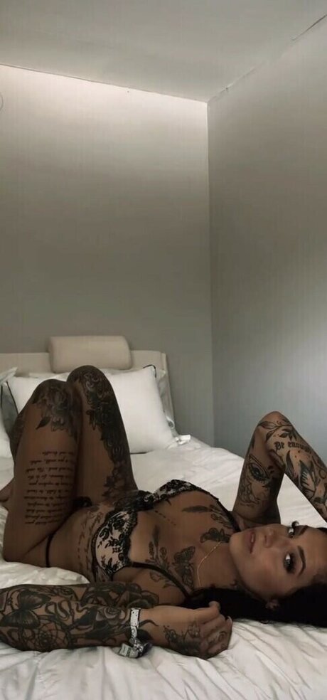 Victoria_rae69