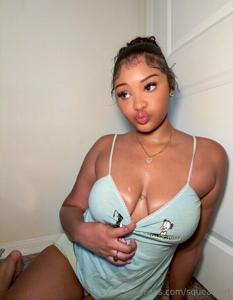 Nacktes geleaktes OnlyFans-Foto von Squeak Girl