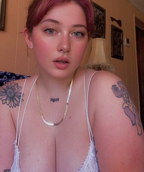 Nacktes geleaktes OnlyFans-Foto von Pixiepais