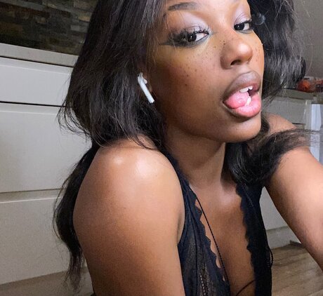 Nacktes geleaktes OnlyFans-Foto von Ana