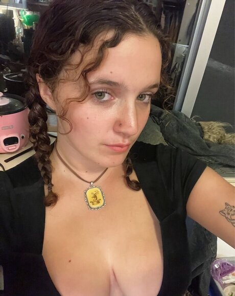 Nacktes geleaktes OnlyFans-Foto von Bela