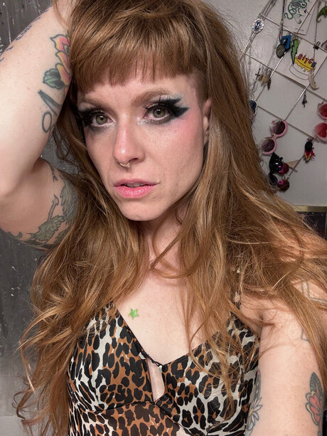Nacktes geleaktes OnlyFans-Foto von Lavender Flame