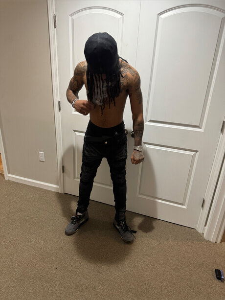 Nacktes geleaktes OnlyFans-Foto von Hoochiedaddy43
