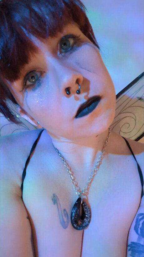 Nacktes geleaktes OnlyFans-Foto von Pixie Nova Vip