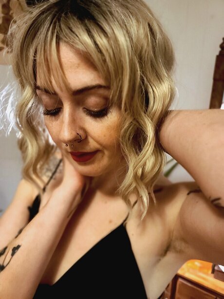 Nacktes geleaktes OnlyFans-Foto von Deidre Witch