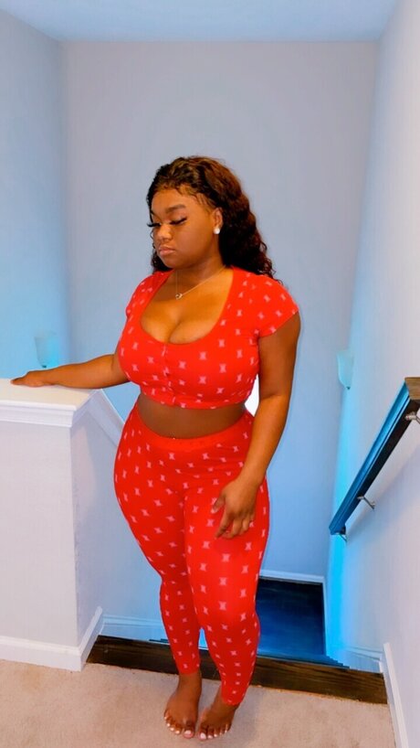 Nacktes geleaktes OnlyFans-Foto von Red