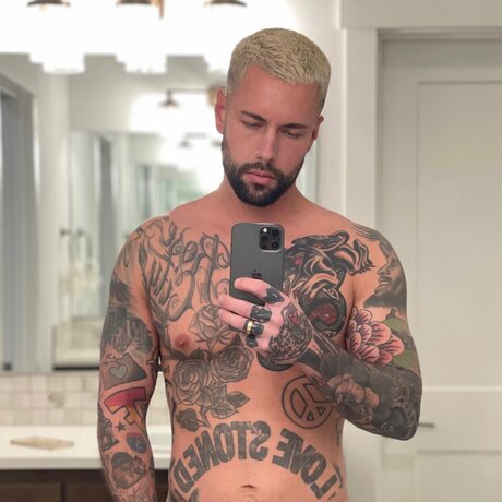 Nacktes geleaktes OnlyFans-Foto von Don Skonka