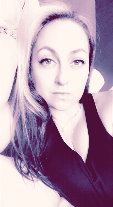 Nacktes geleaktes OnlyFans-Foto von Nyxa